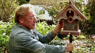 how to attach a birdhouse to a pole